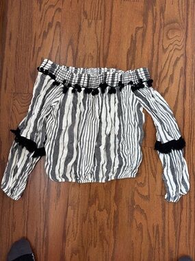 Vintage Havana Off-Shoulder Black and White Striped Women's Top